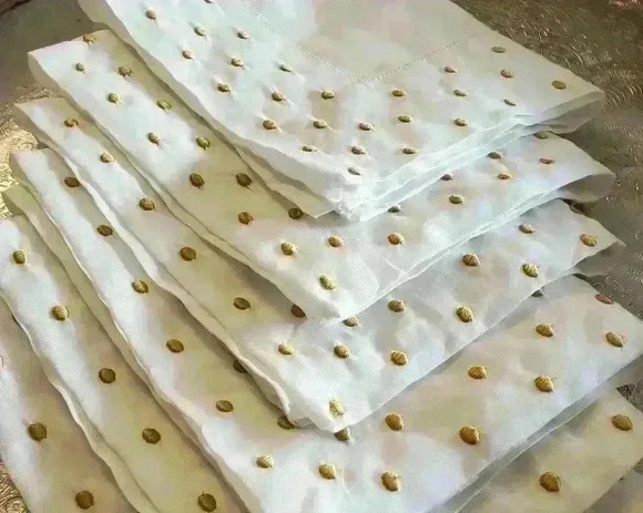 Set of  6 linen hemstiched placemats - Picture 2 of 8